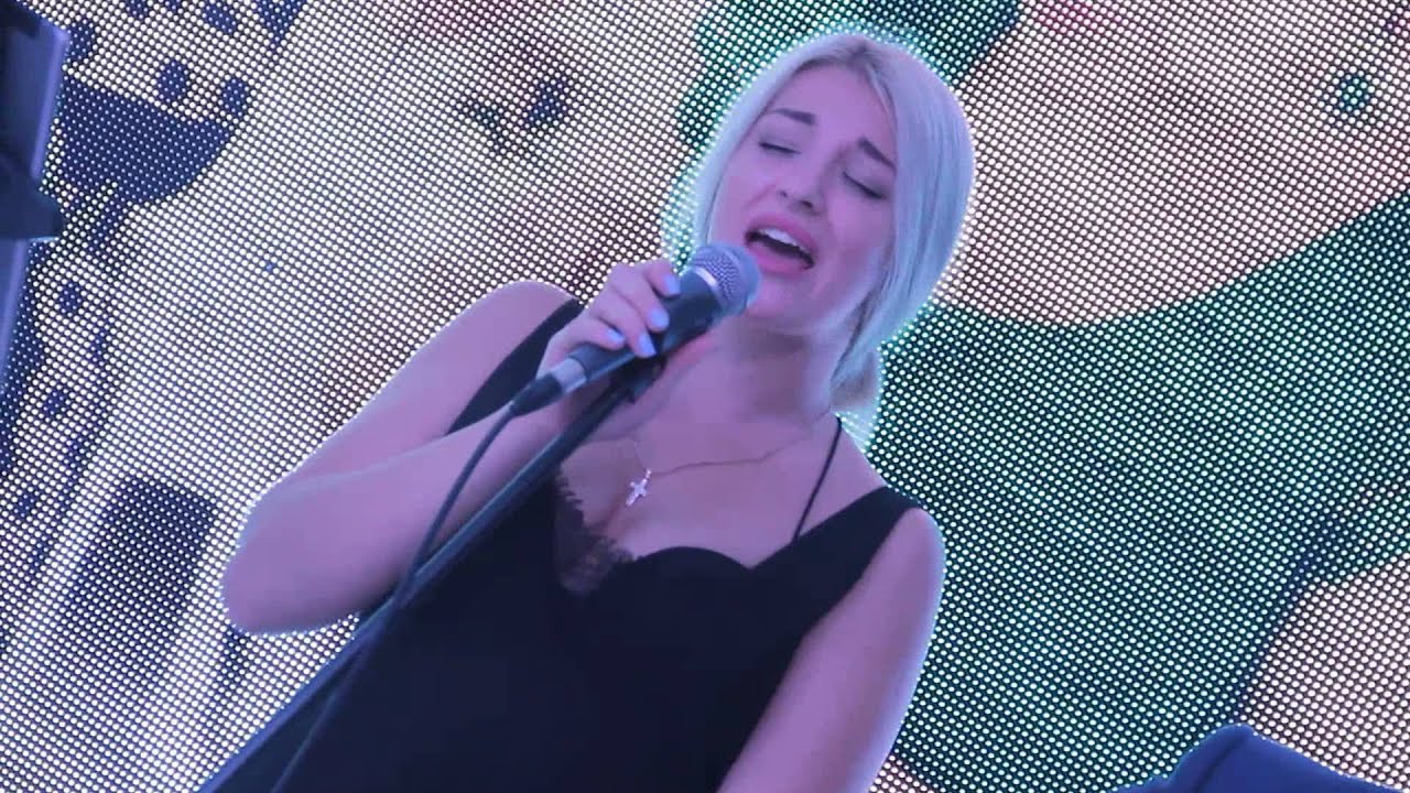 Ведущий Руслан Костов. Представление Fresh Muse.06.09.15.