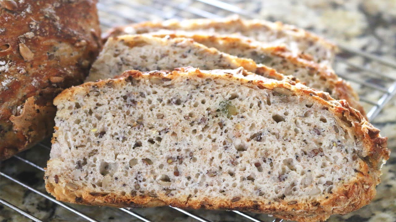 Homemade Vegan Bread // Easy & Delicious