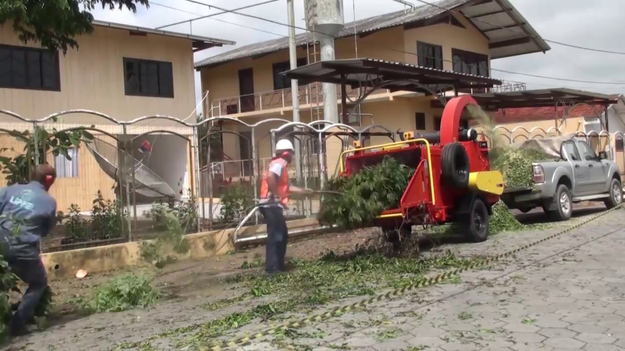 Picador / triturador de troncos e galhos Lippel - PTU 300