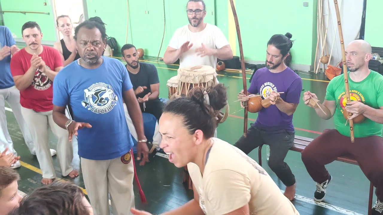 Foi os peixinhos do mar / Marinheiro só : Mestre Sorriso canta