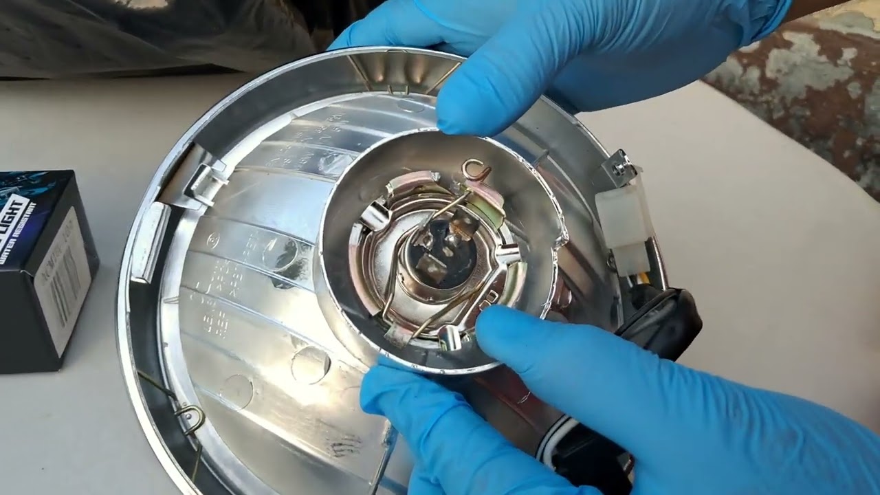 Cómo cambiar bombillo Alógeno a Led | Moto Haojue 125