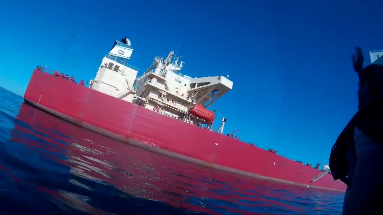Servicio por lancha a la Monoboya de la refinería de Huelva.