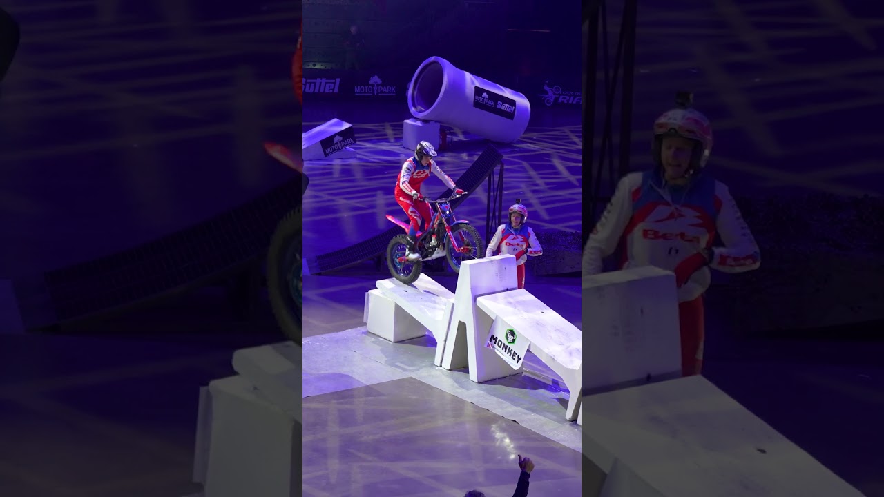 HEMINGWAY WITH A CLOSE CALL! 😳 #trialindoor #xtrial #motorsport #trial #moto