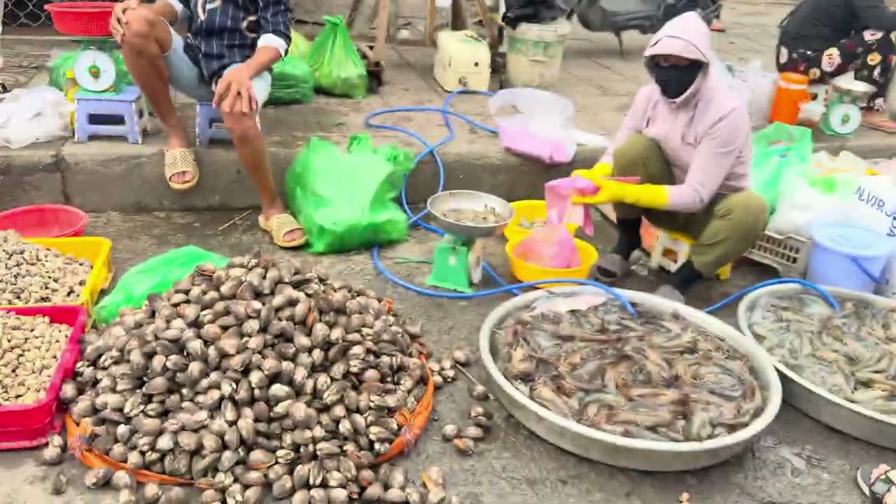 Chợ hải sản đầu mối thủ Đức ngày rằm tháng giêng giá tôm cá có rẻ như lời đồn ?