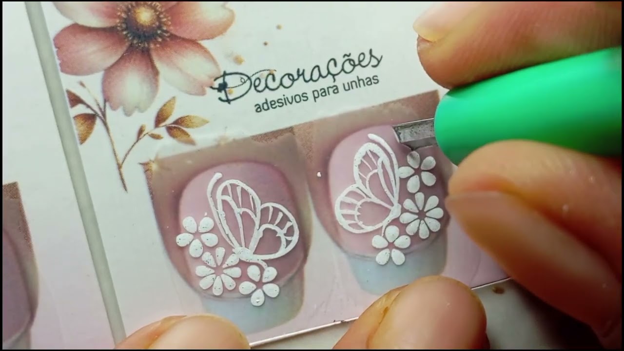 Como fazer uma linda decoração branca com carimbos e moldes vazados 💅