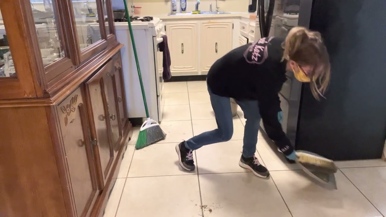 ASMR! Cleaning Vlog!🧽🧼🦠Sweeping & Mopping The Floor!            🧹🧼🪣✨Requested✨