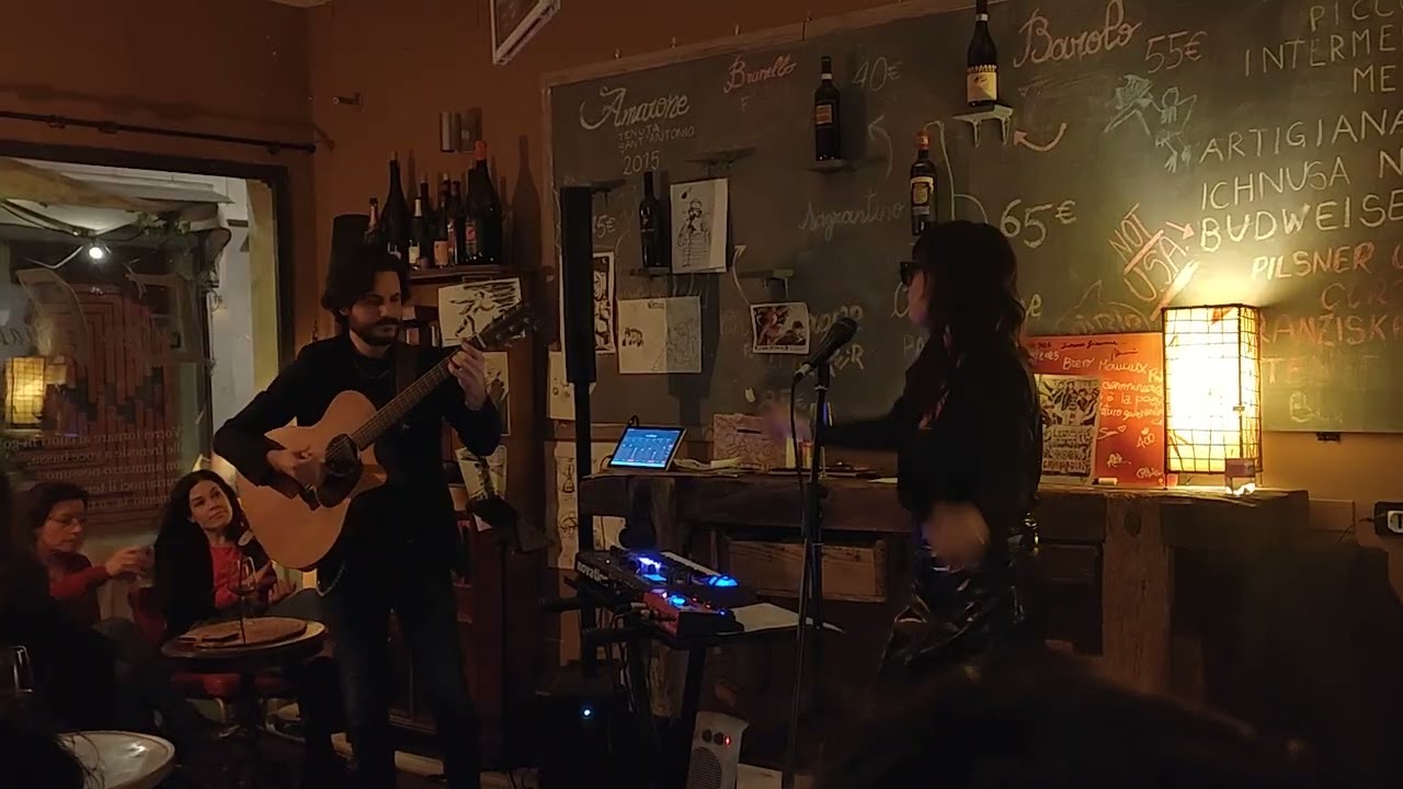 Elena Sanchi - Alzo le mani @enotecaquattrocento