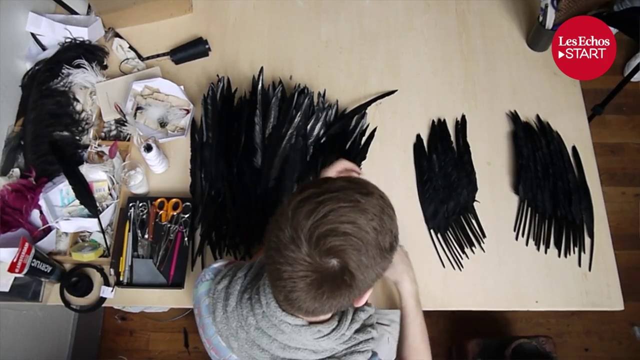 Mon job en 2 min : “Je travaille la plume pour les grands noms de la mode”