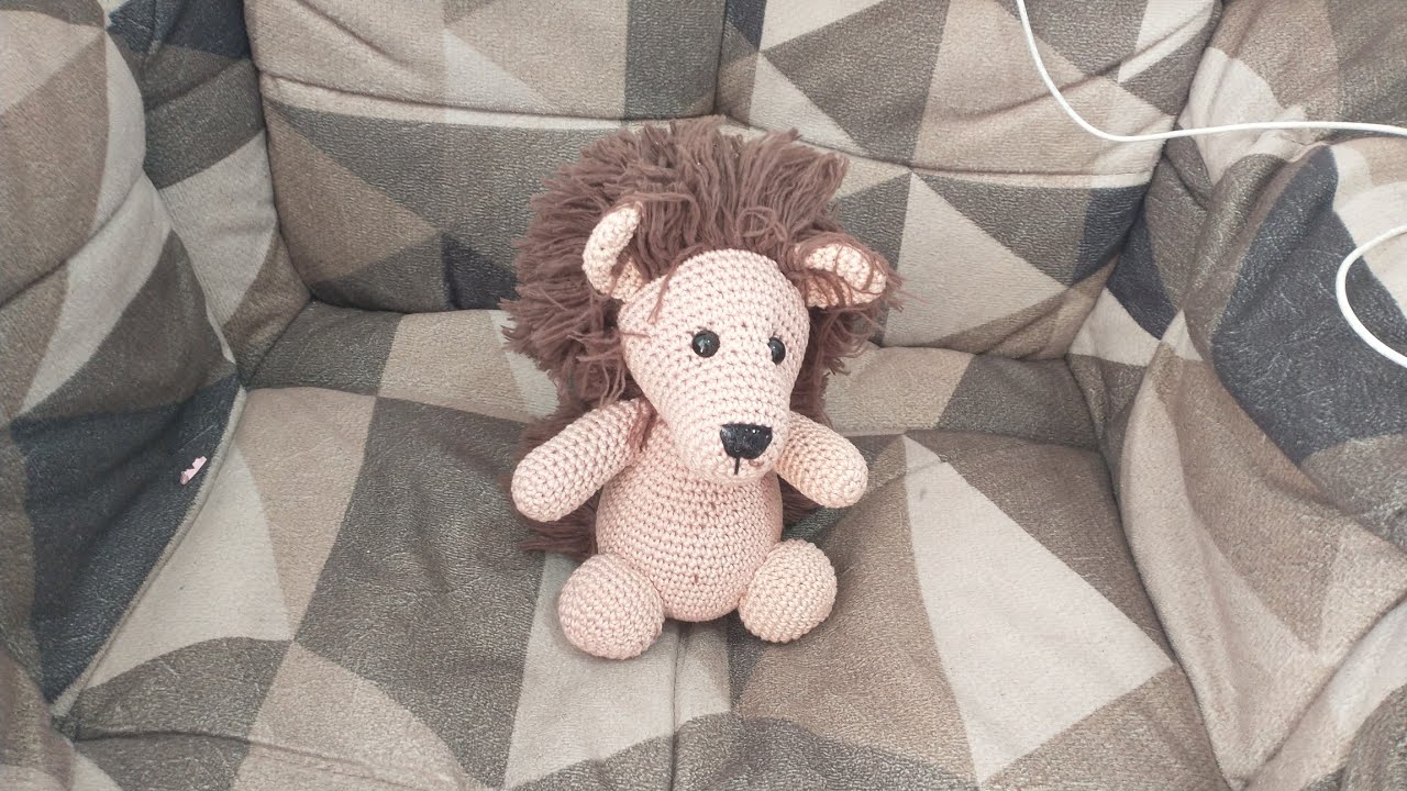 Porco espinho fofinho em amigurumi _ passo a passo