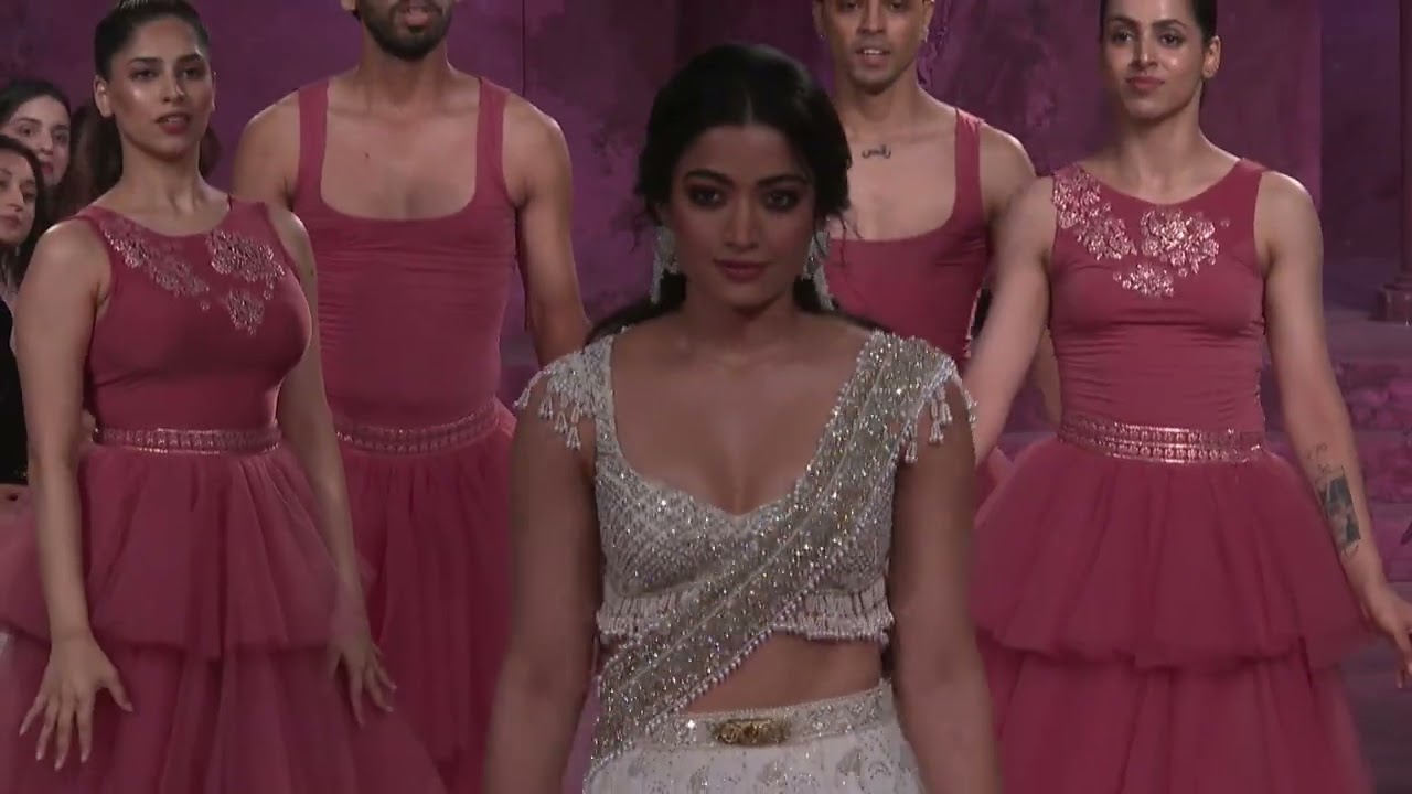 Hyundai Closing Show Falguni Shane Peacock