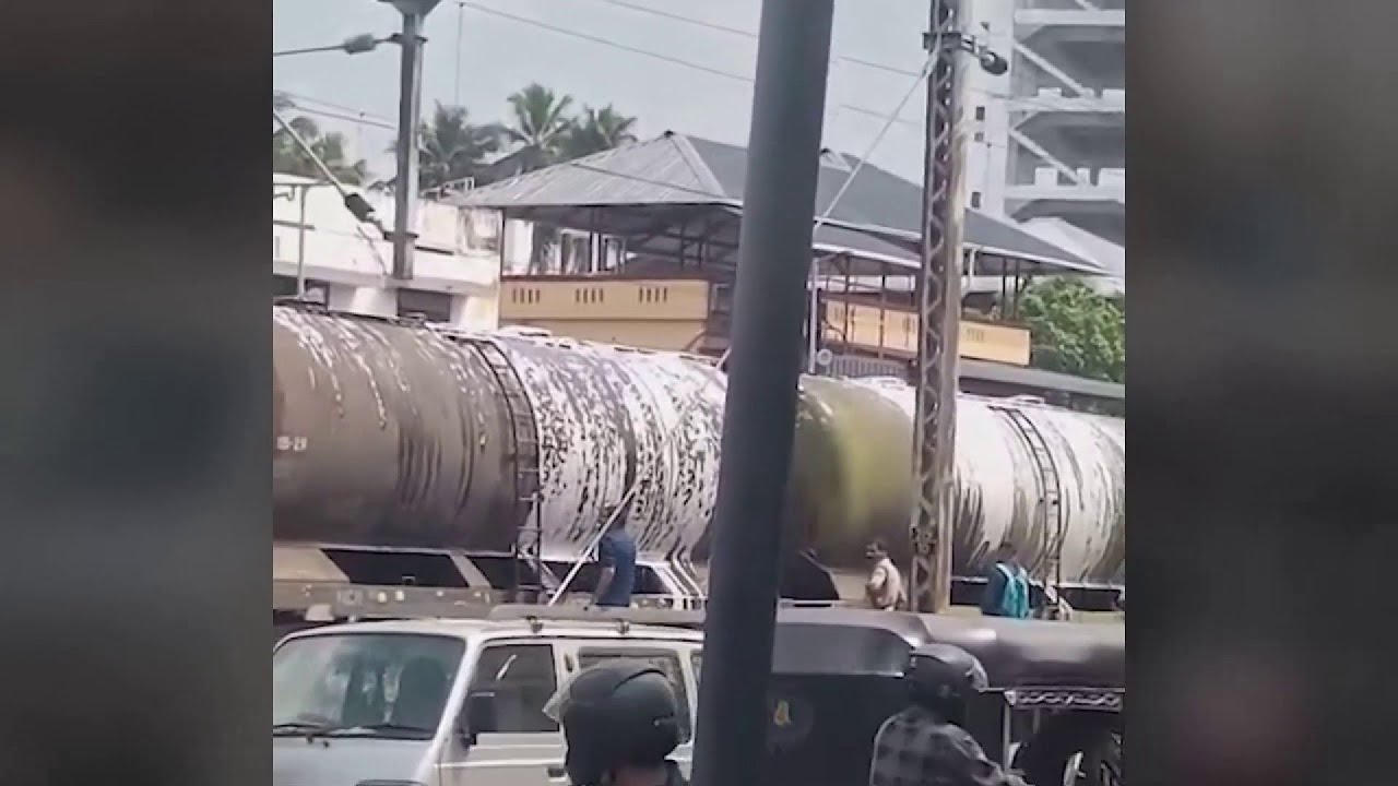 തിരുവനന്തപുരം സെന്‍ട്രല്‍ റെയില്‍വേ സ്റ്റേഷന് സമീപം ഇന്ധന ടാങ്കറിന് തീപിടിച്ചു | Thiruvananthapuram