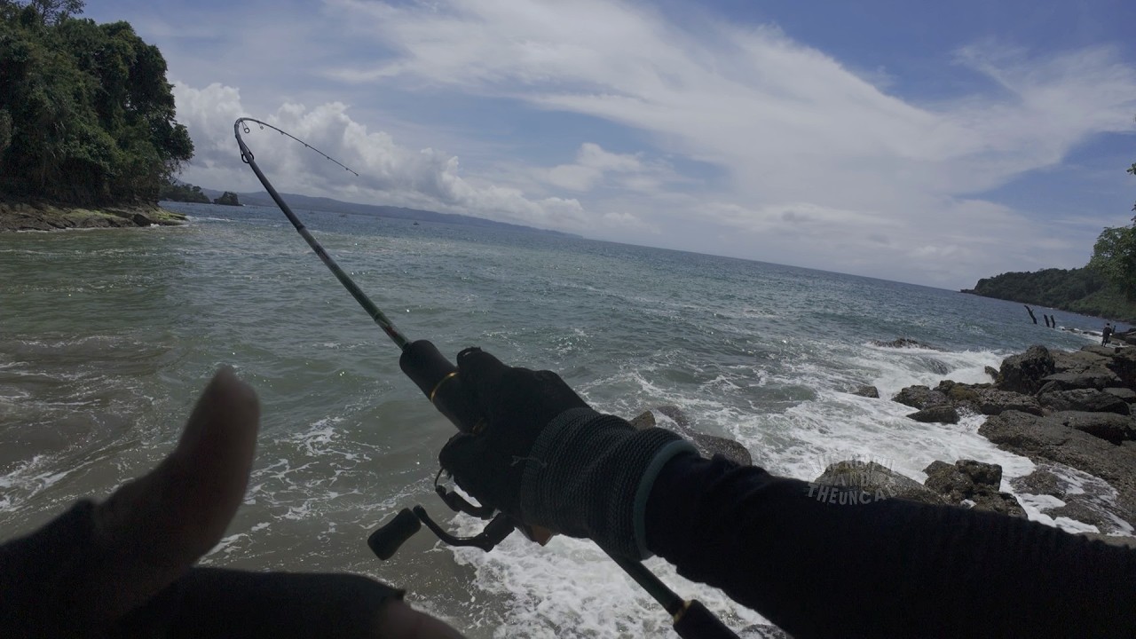 AFTER THE RAIN, PREDATOR FISH ARE ACTIVE ON THE EDGES!! ultralight casting | fishing