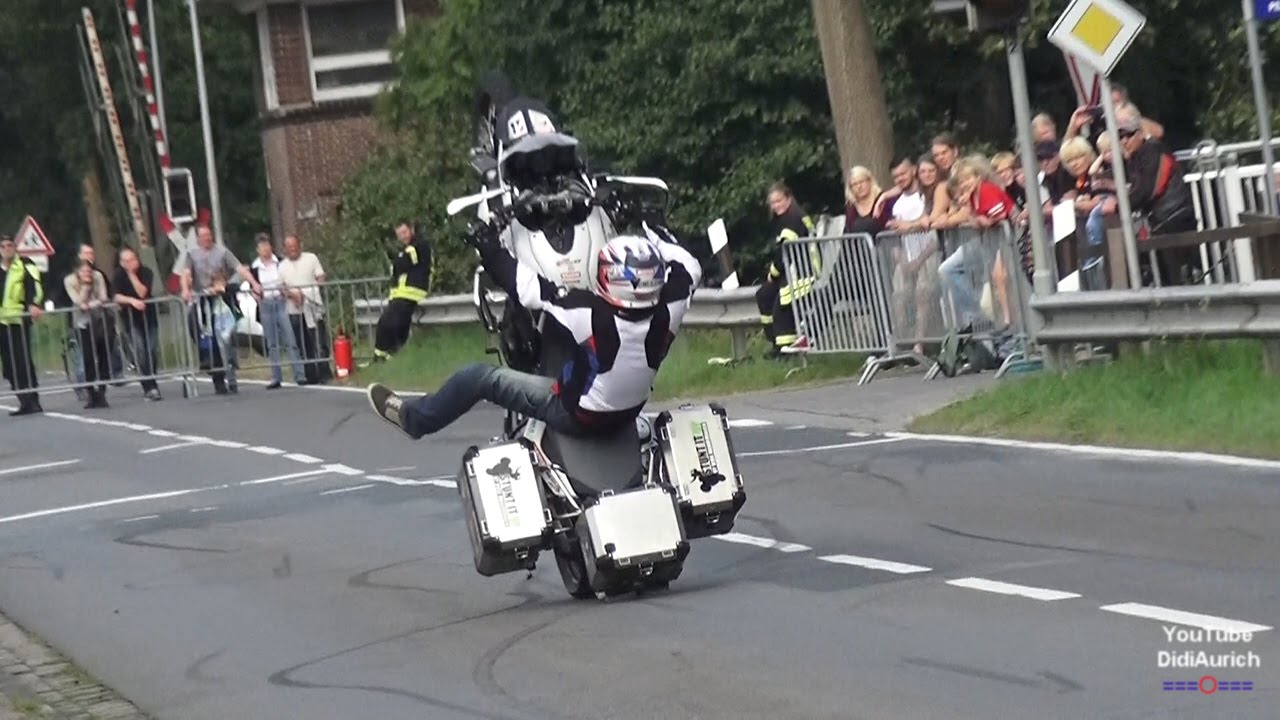 Dirk Manderbach Motorrad Stunt-Show Herbsttreff 2016 Dieter B&ouml;rjes Augustfehn Freestyle Stuntshows