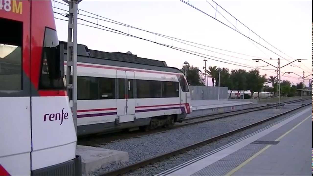Renfe 447 saliendo de Malgrat de Mar