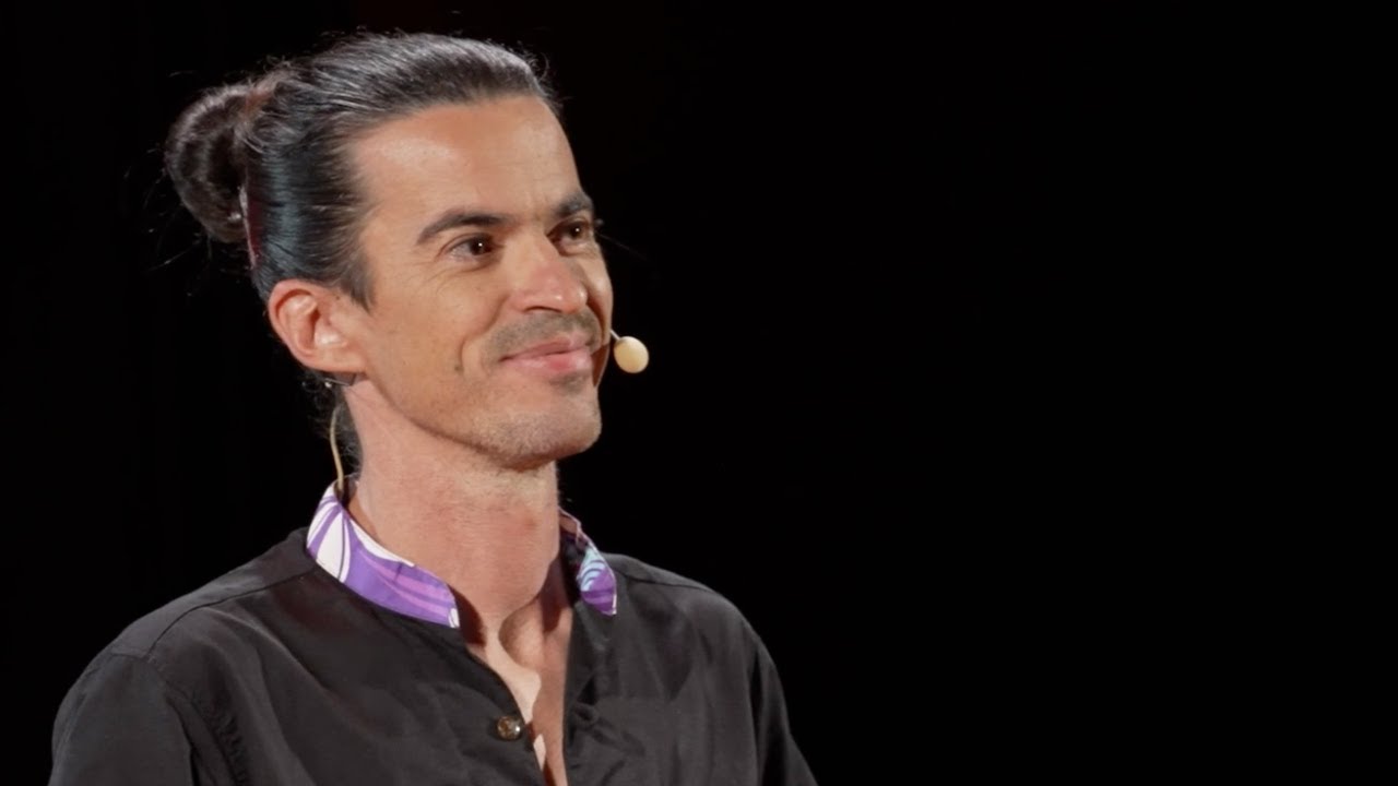 Le monde des abeilles est encore plus fascinant que vous ne le croyez | Romain Gueyte | TEDxNouméa