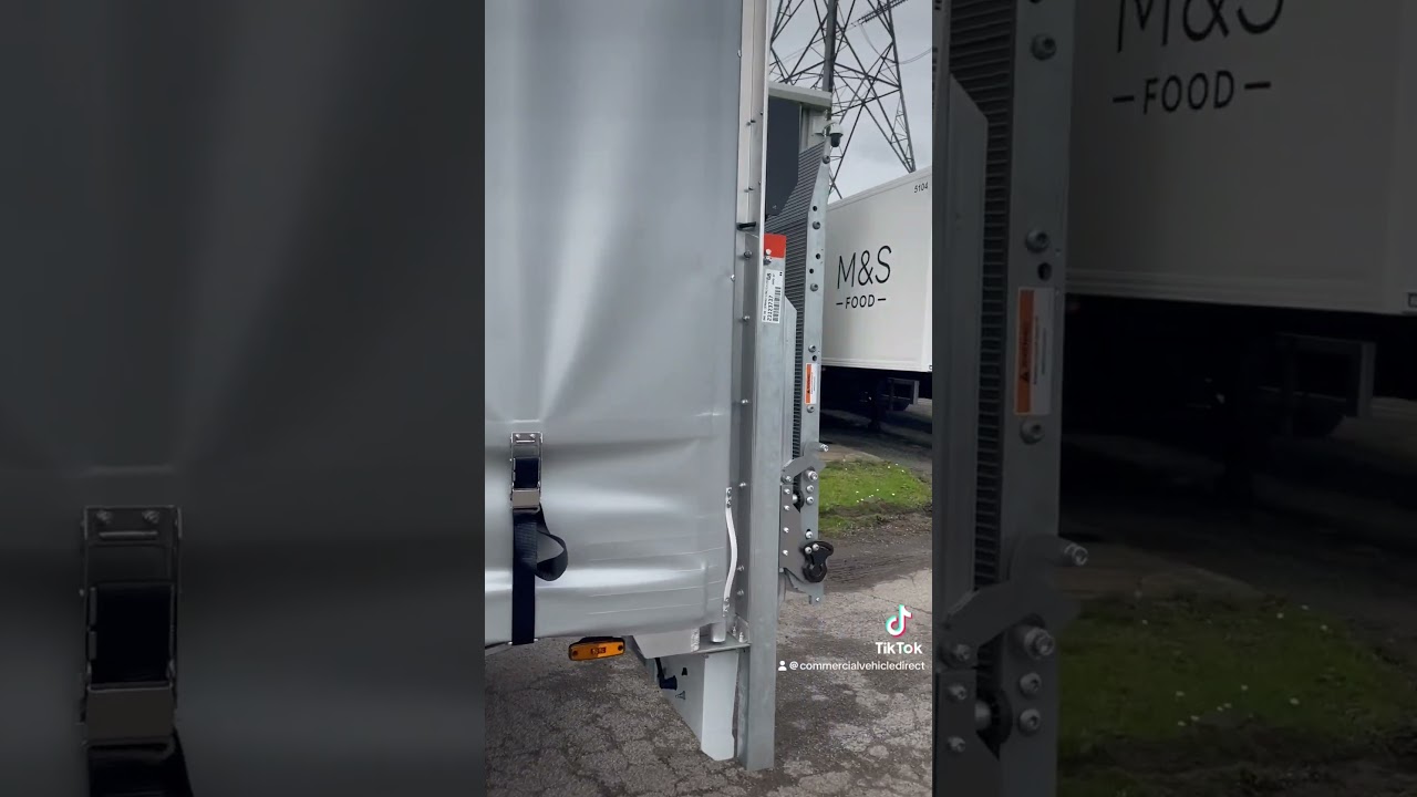RENAULT MASTER CURTAINSIDER WITH TAIL LIFT #delivery #transport #logistics #renault #trade #business