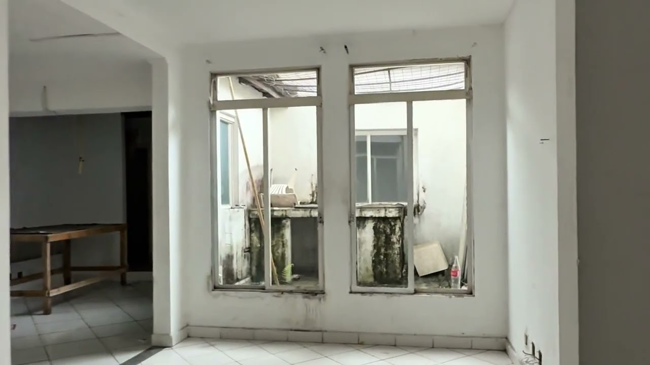 Casa Comercial na Avenida Santo Amaro 4327 a poucos metros do Metro Campo Belo