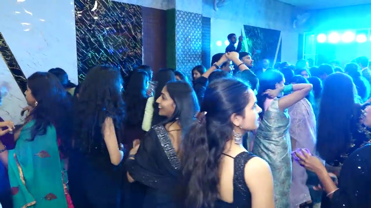 All Batchmates dancing together at the Farewell Party..😎❤️