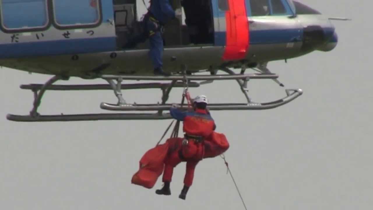 【北海道警察】 20131006 道警ヘリ『だいせつ3』救難展示＠丘珠駐屯地航空祭飛行