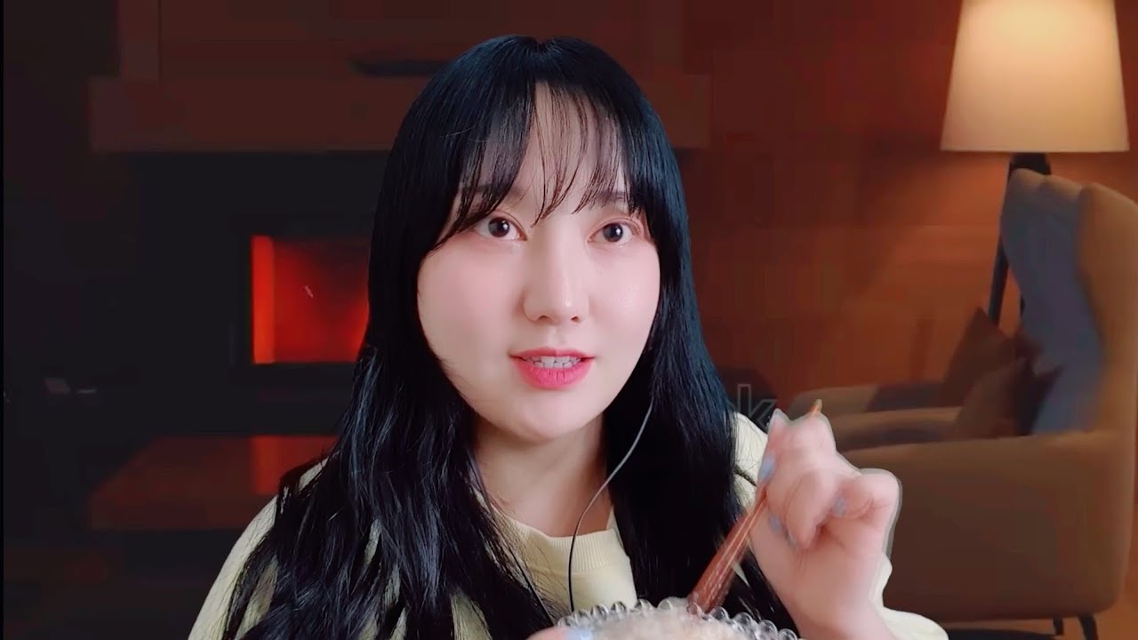 ASMR 간호😷🌡️친구야 많이 아파? 죽이랑 약 먹여줄게 한숨 자자