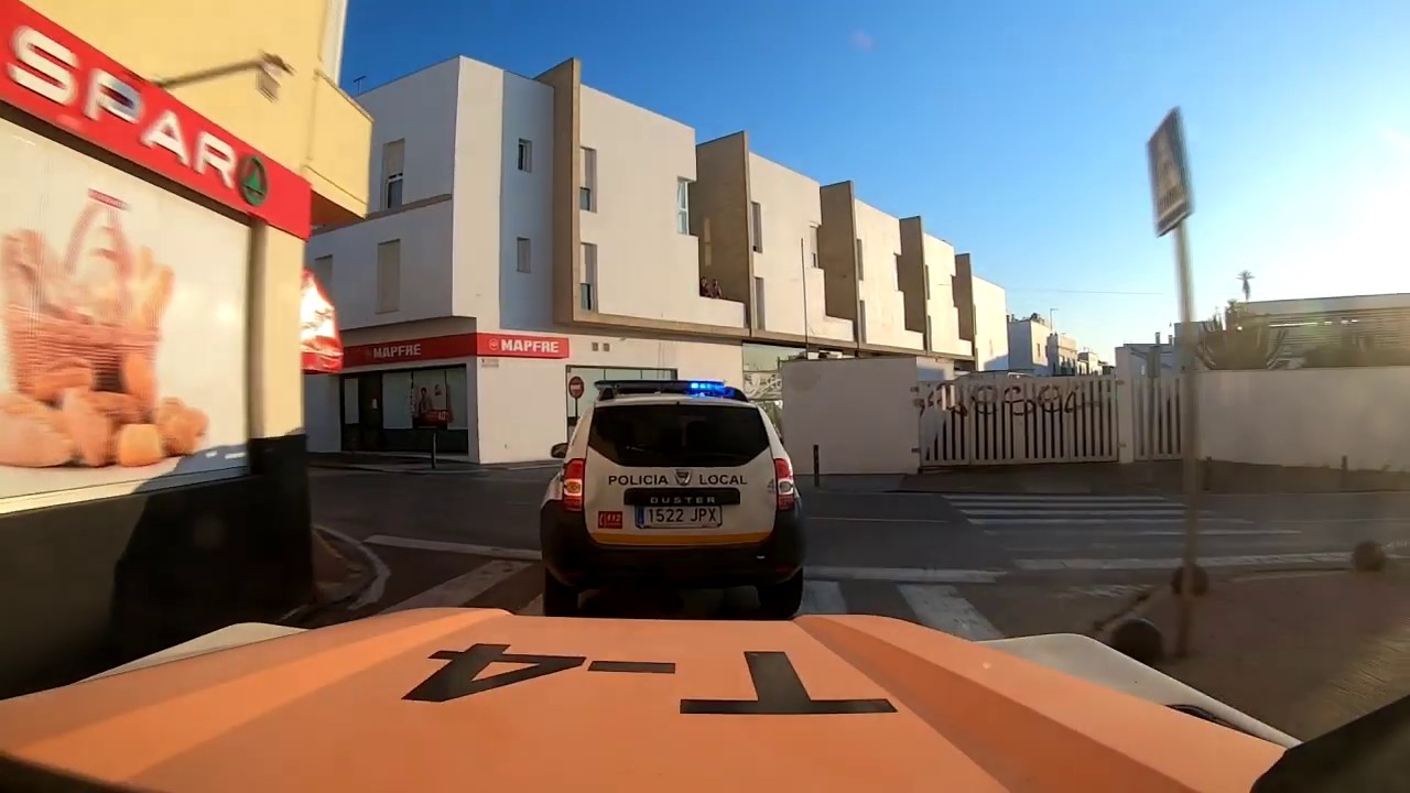 Salida Policia, Proteccion Civil y Guardia Civil Conil 9 Abril 2020