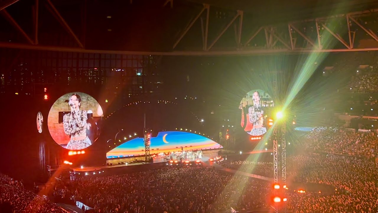 We Pray - Coldplay, ft. Marf (Collar) Live, Hong Kong