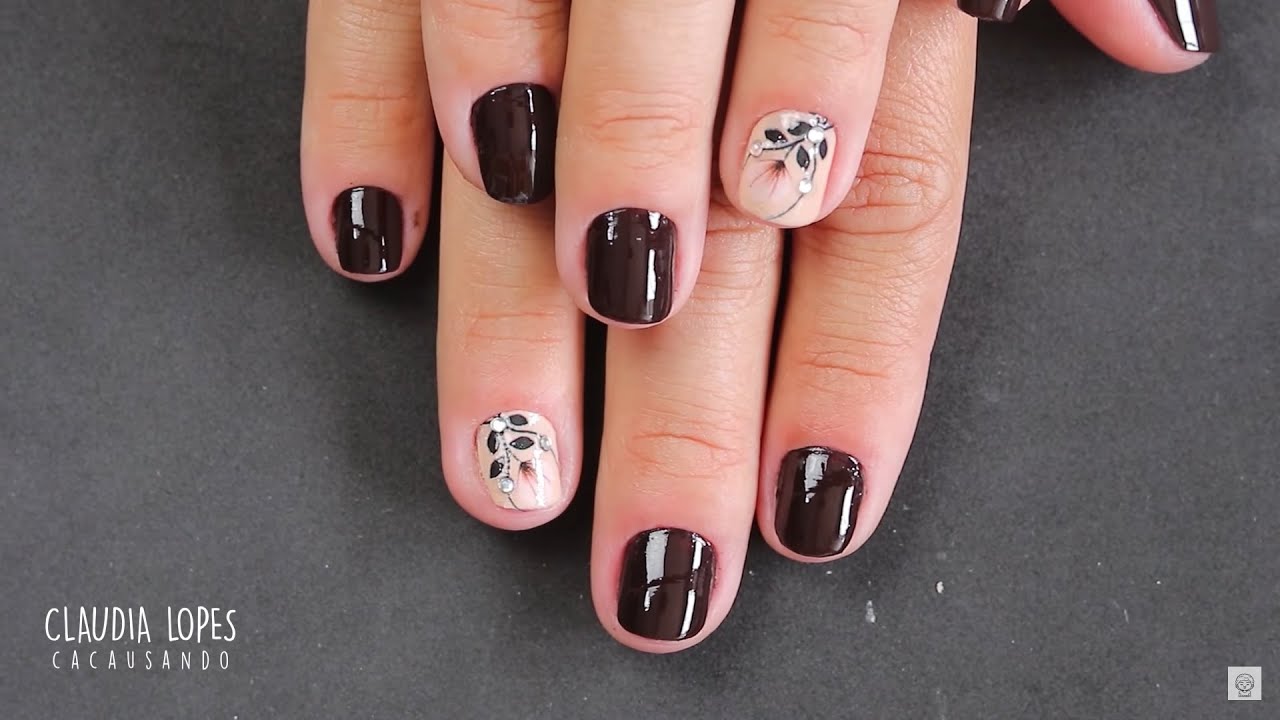 Unhas Curtas Decoradas com esmaltação e adesivo maravilhoso