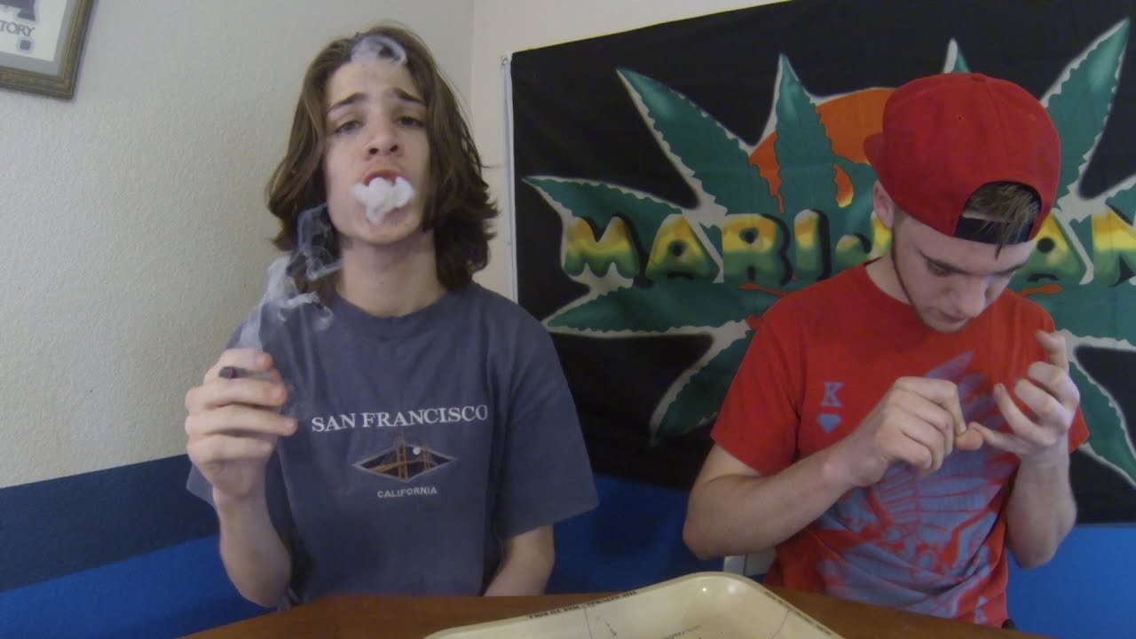 CHILL JOINT SMOKE SESSION W/ BRANDO!