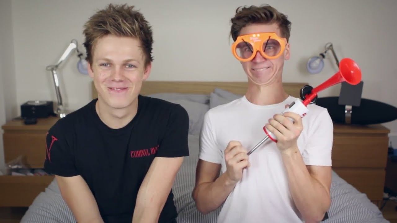 YOUTUBERS AREN'T FUNNY - Caspar Lee TranslatedUP! [rus_sub]