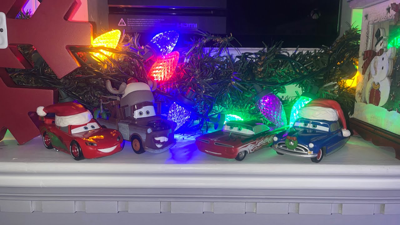 Набор из 4 фигурок персонажей мультфильма «Тачки» из магазина Disney Store: Маккуин, Мэтр, Рамон,...