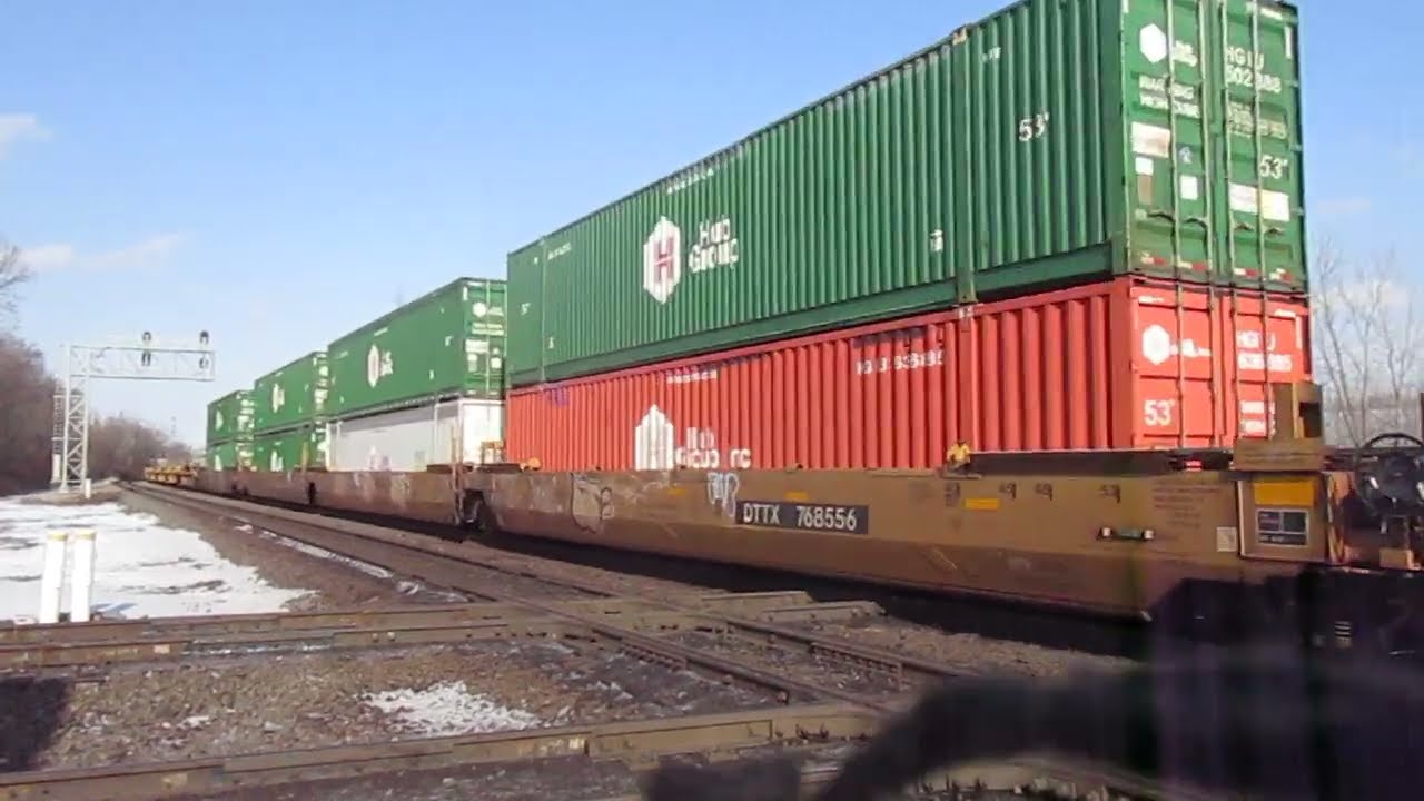 (1-21-2026) Train meet in Marion Ohio:NS SB and NB freight trains.