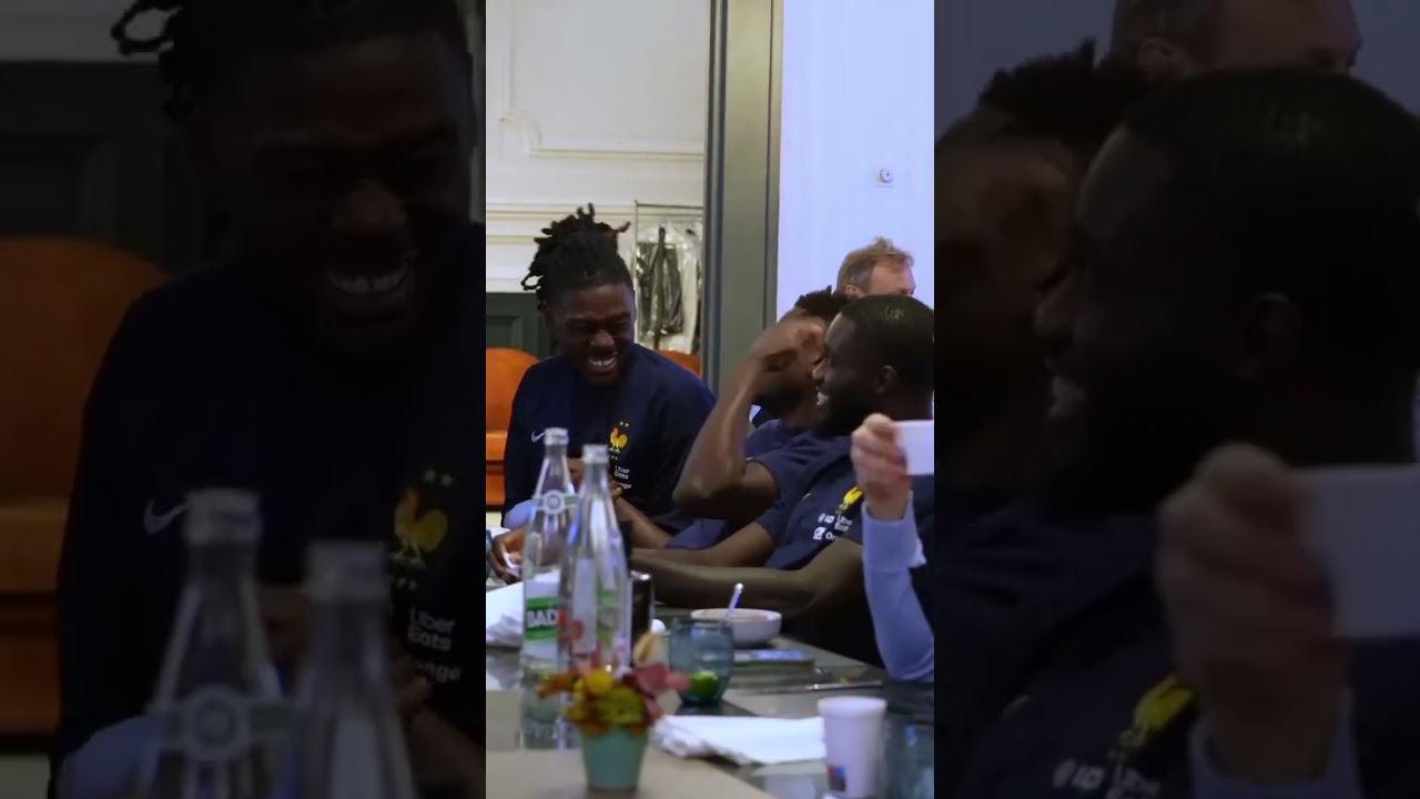 Mateta chante du Joe Dassin pour son bizutage de bienvenue en Équipe de France 🤣 ⁨@FFF⁩