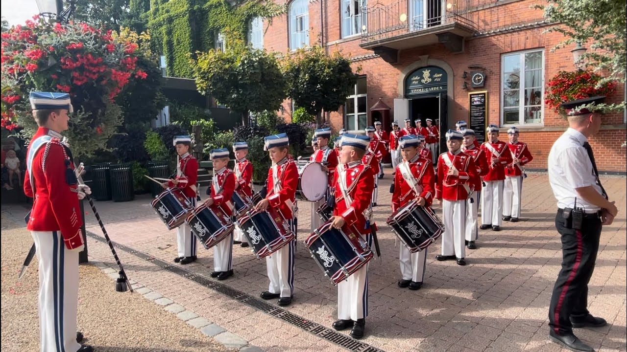 Tivoli-Garden, Parade i haven - 8. September