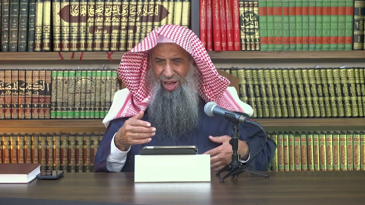 هل يلزم سجود السهو لخروج حروف دون قصد في الصلاة؟
