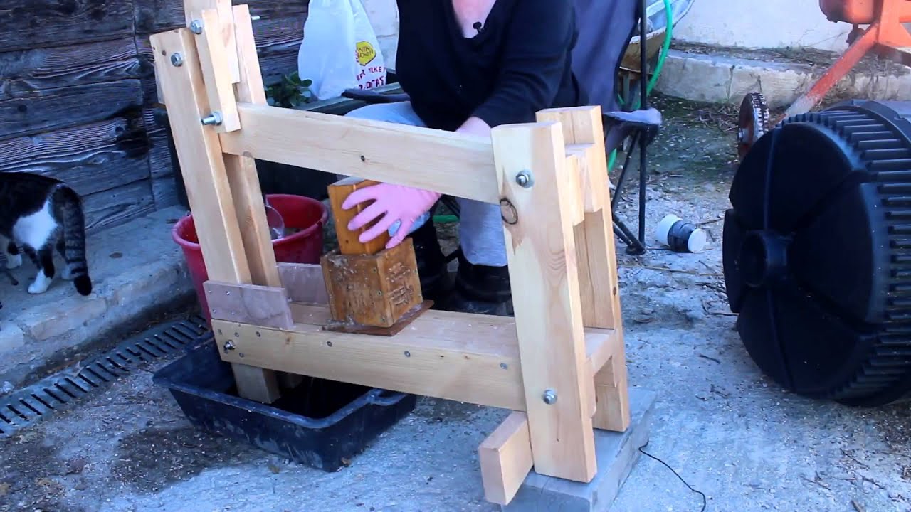 BRIQUETTE PRESS