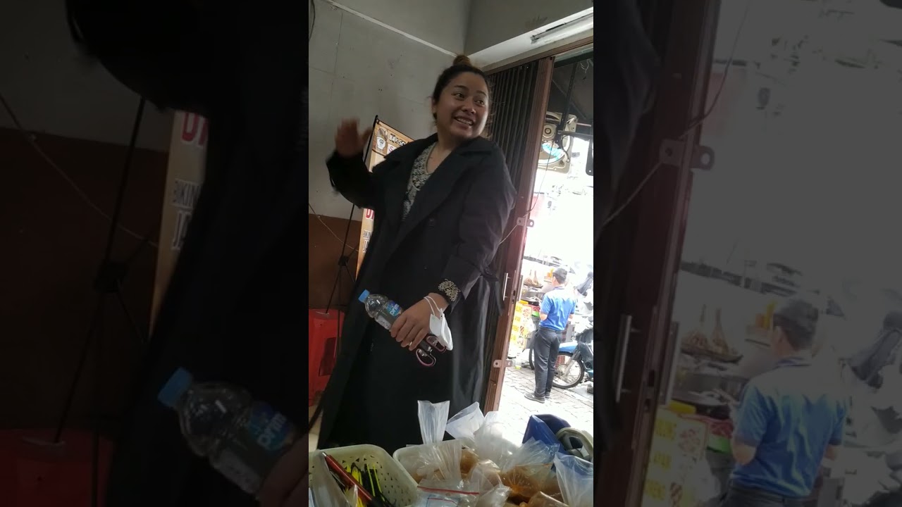 Jam makan siang 10 feb 2026 #restaurant #beranda #baksorusuk #bakso #vlog 