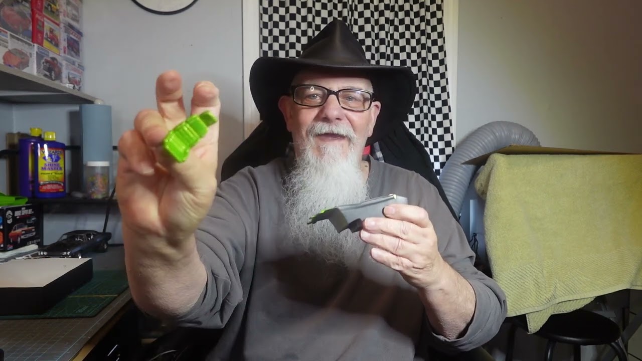 Демонстрация процесса работы над Super Bee Gasser 1969 года. Приветы, а также Super Bee Pro Stree...