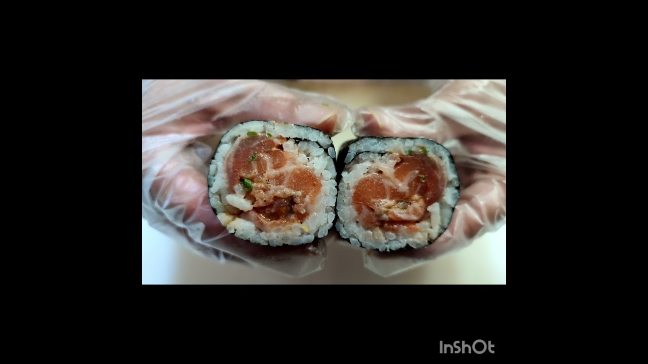 كيف تحضر سوشي مقلي بالسلمون وتقطعه تم تحضره في طبق 🥑🍣🦞🦪🍜🍱🍚🥡