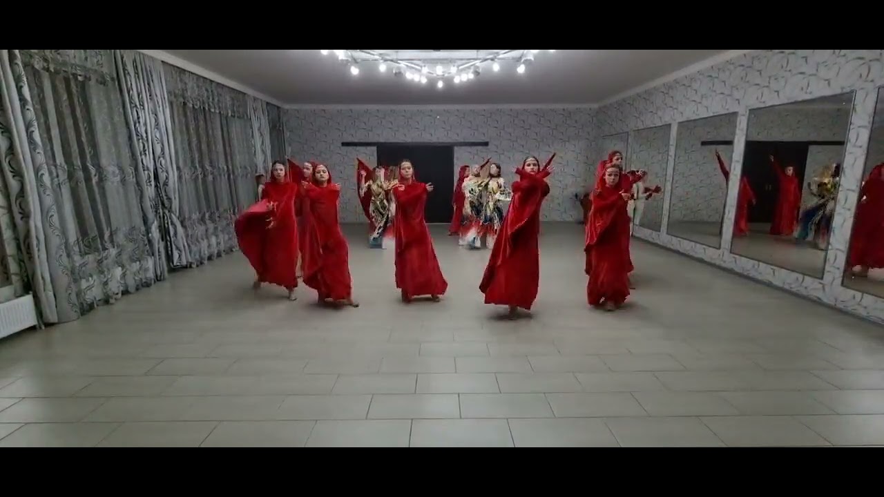 Образцовая студия современного эстрадного танца 