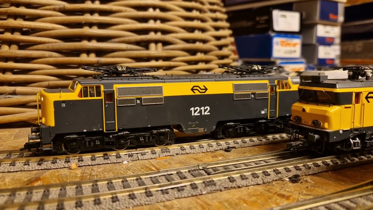 NS 1212 met kalktrein.