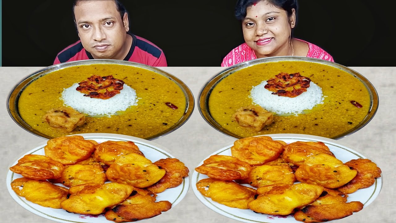 EATING DAL CHAWAL ALOO VARTA EGG PAKORA CHALLENGE // BENGALI FOOD CHALLENGE // food family blogs 
