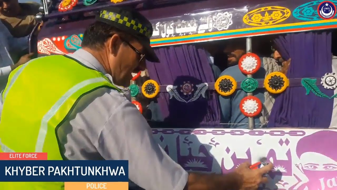 Traffic Warden Peshawar Real Change in KPK(Rules and Laws equal For everyone in KPK