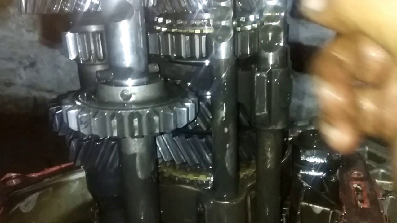 Tata winger gear box Disembling