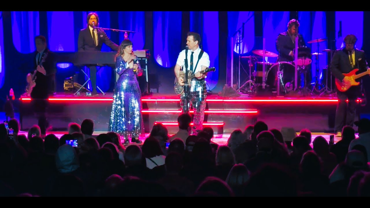 Chris Isaak-