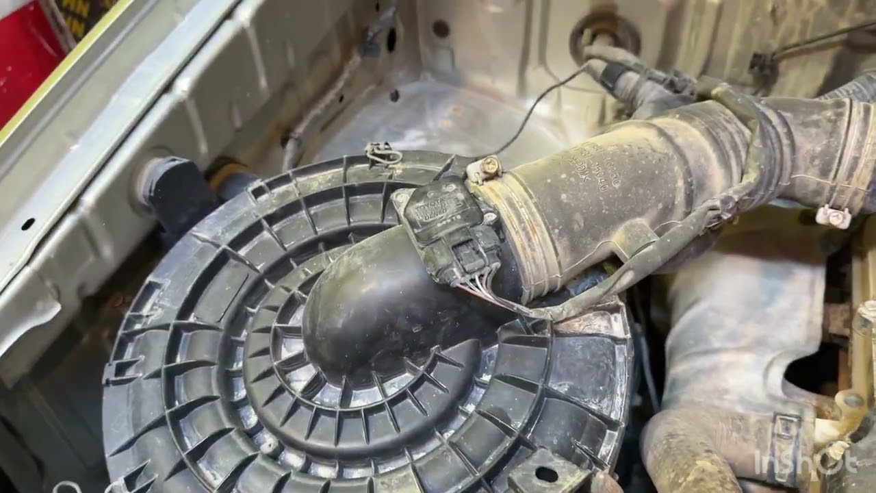 #automobile #toyotacar #mechanic #youtubevideo #اكسبلور Toyota hilux oil change 