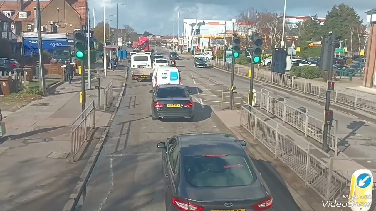 Journey On The Old 175 Heritage Bus From Dagenham Heathway - North Romford 25/3/23