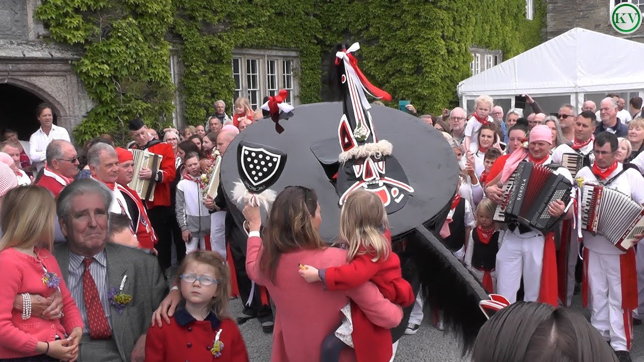 Red Old Oss & Prideaux Place, Padstow May Day 2019