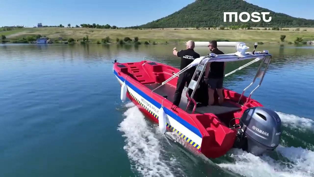 Městská policie Most získala nový hlídkový člun