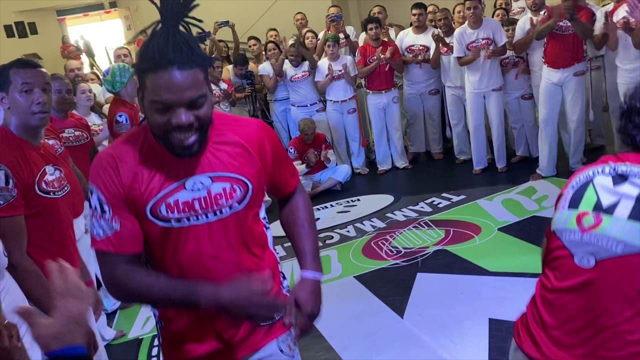 Capoeira Maculelê - Roda de Sao Bento Grande