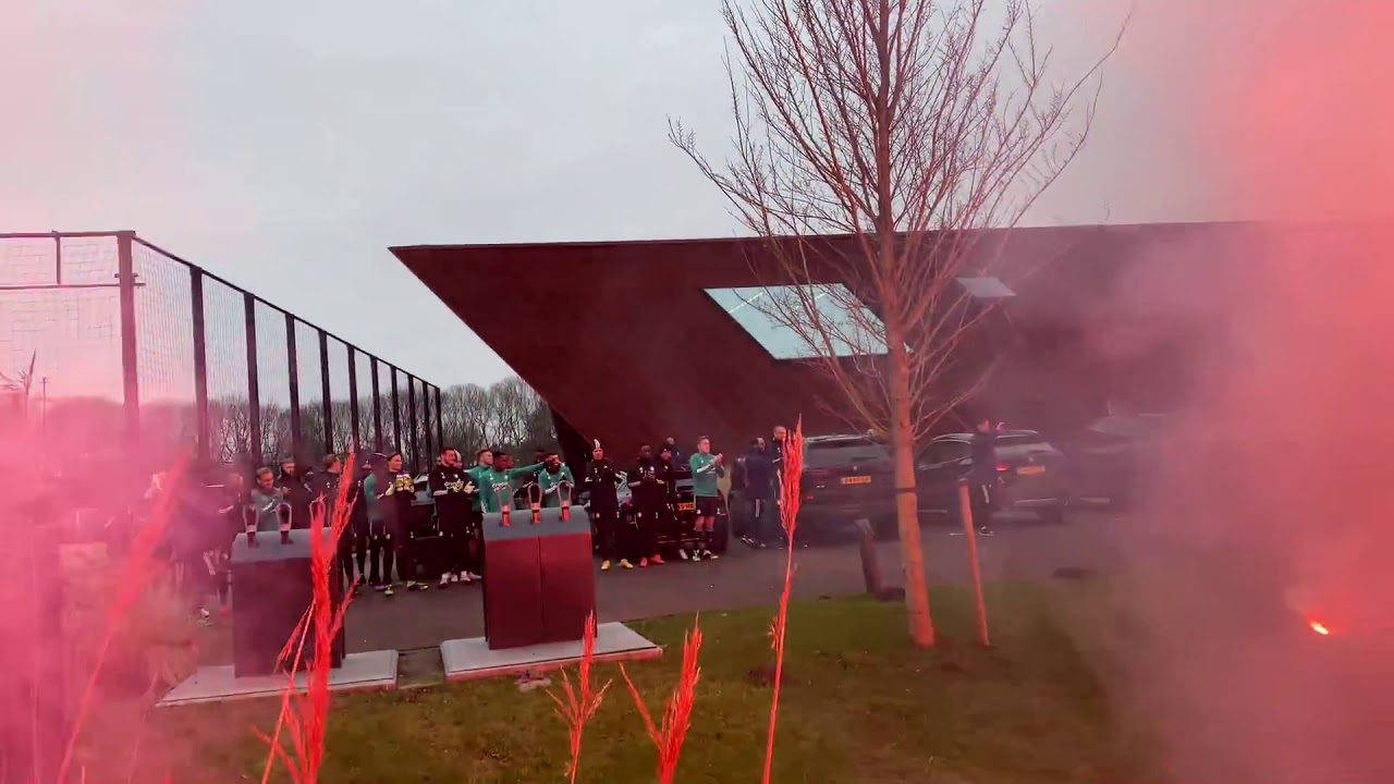 Feyenoord supporters last training for Classic!